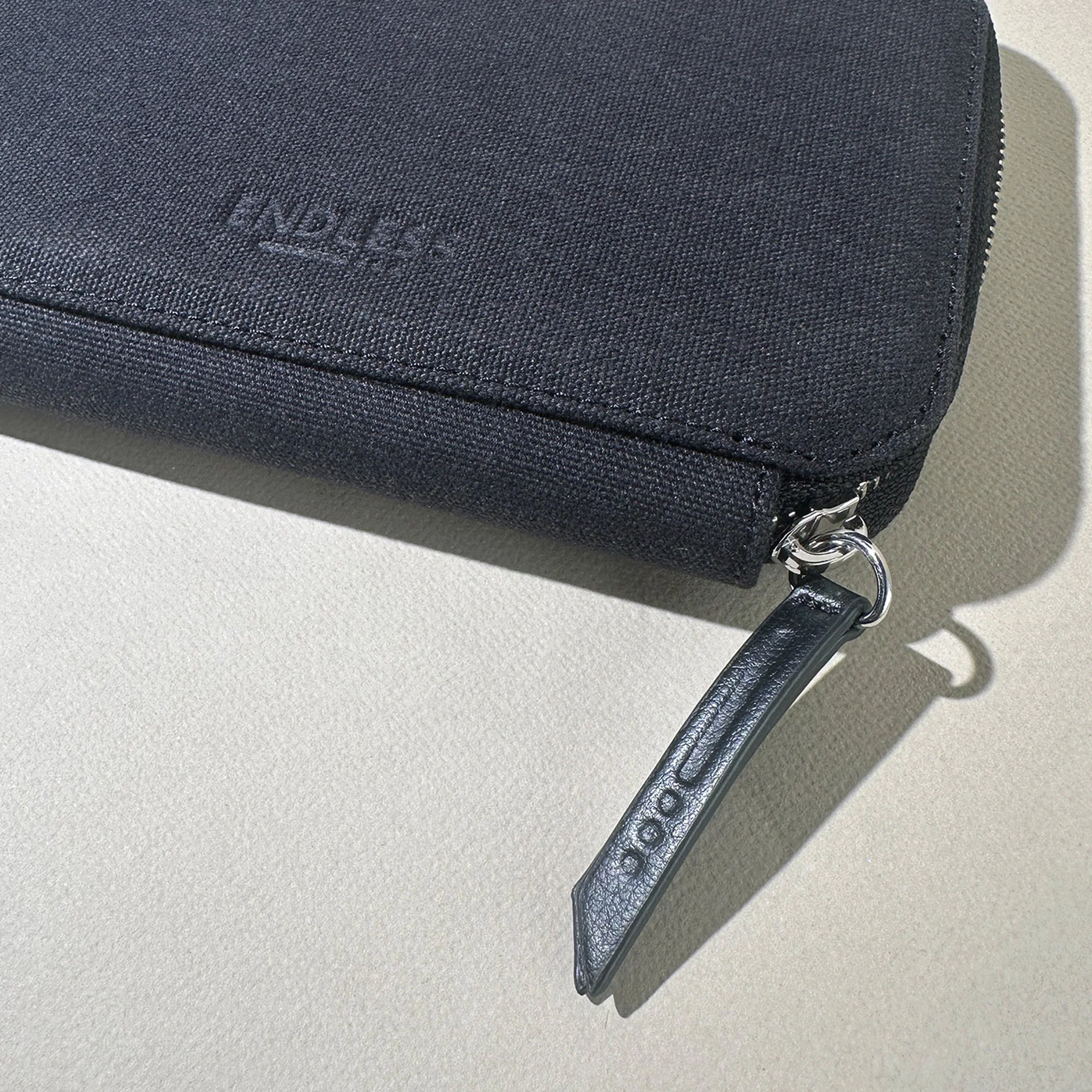 Endless Labs.09 - Companion Adjustable Pen Pouch Canvas - 5 Pens - Midnight Black - Image 3