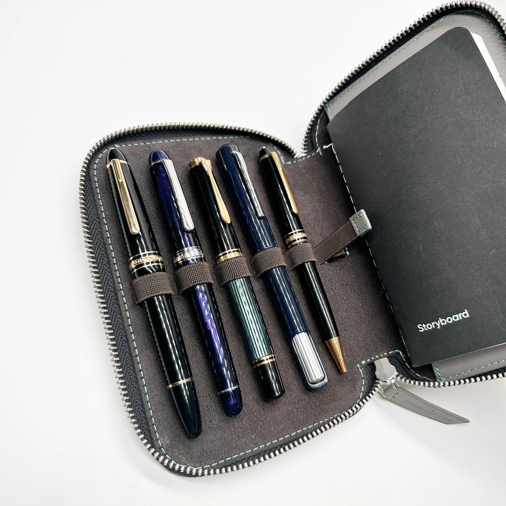 LABS.04 COMPANION LEATHER ADJUSTABLE PEN POUCH - 5 PENS - ELEPHANT GREY - Image 3